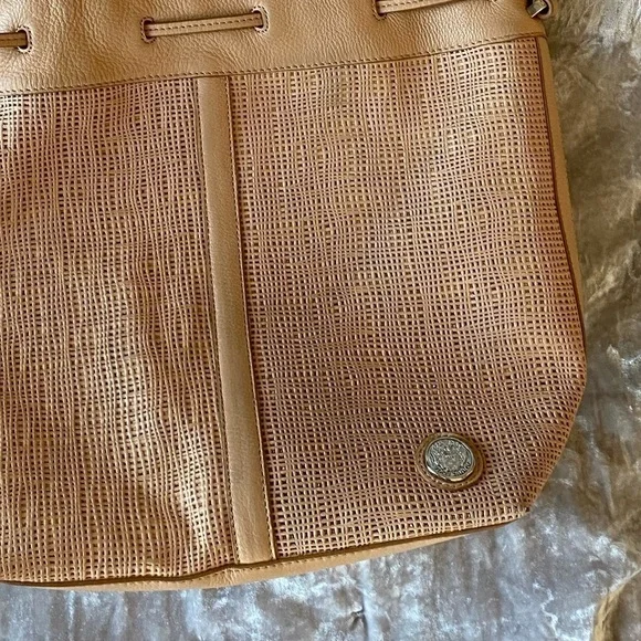 Vince Camuto/ 100 percent Leather Nude Jaxen Hobo - Picture 4 of 8